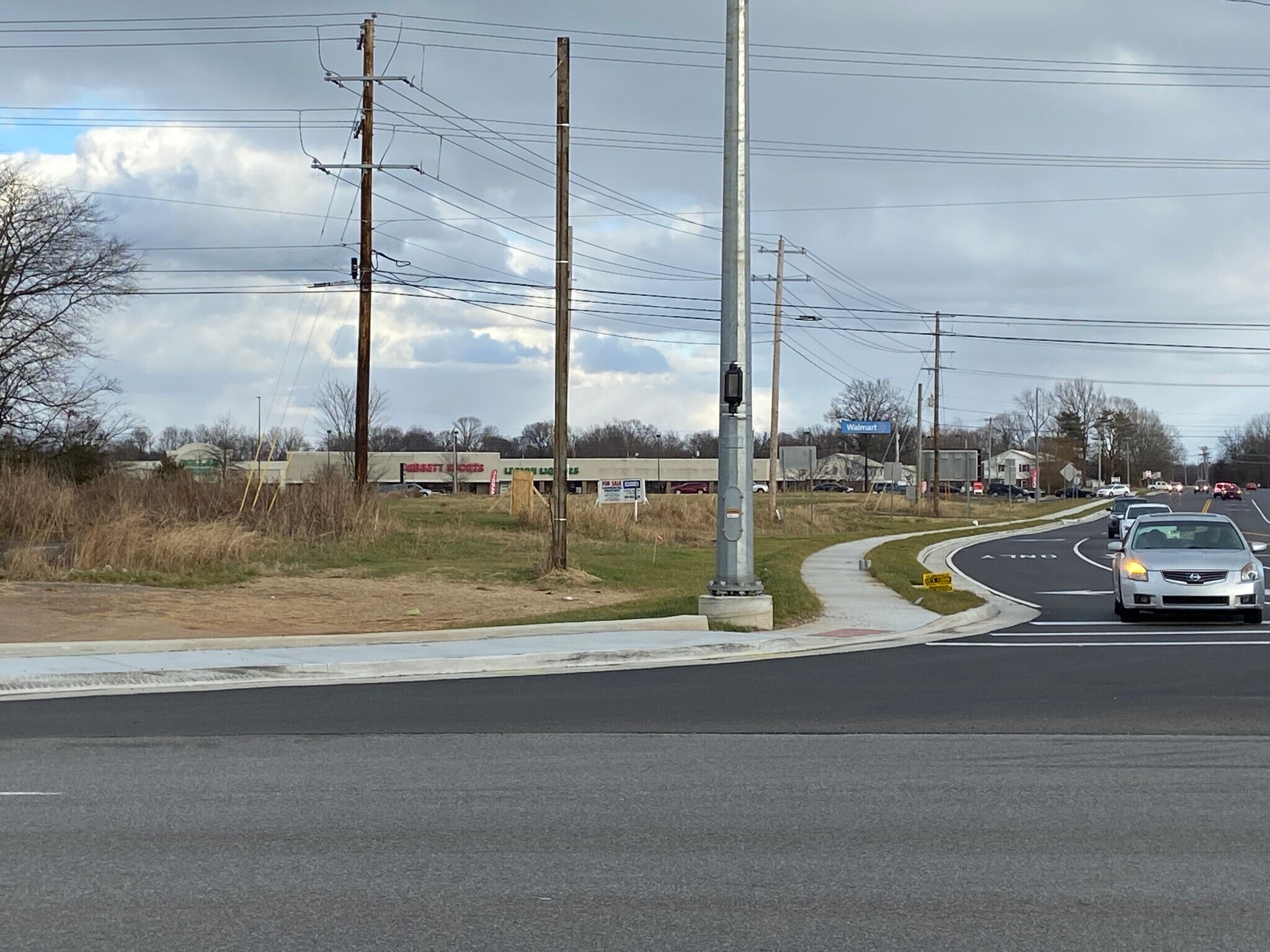 KY Hwy 911 & Thompsonville Lane, Oak Grove, KY à louer Photo du bâtiment- Image 1 de 2