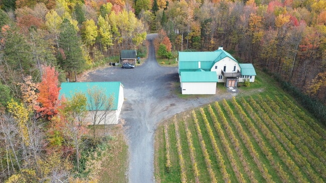 Plus de détails pour 4310 Chem. du Cordon, Varennes, QC - Spécialité à vendre