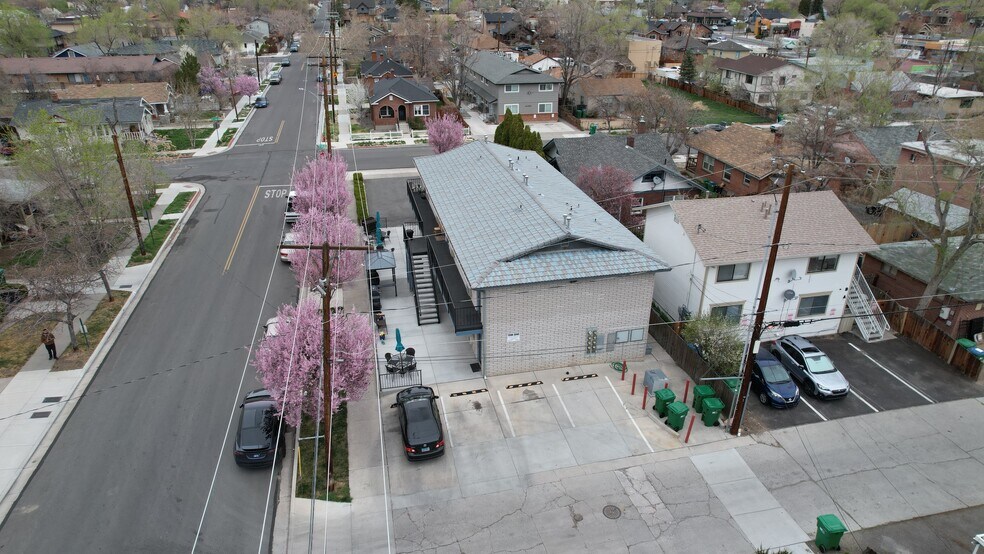 306 E Taylor St, Reno, NV à vendre - Photo du bâtiment - Image 3 de 31