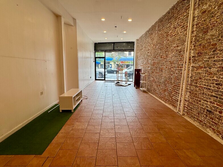 1407 Fulton St, Brooklyn, NY à louer - Photo du bâtiment - Image 3 de 11