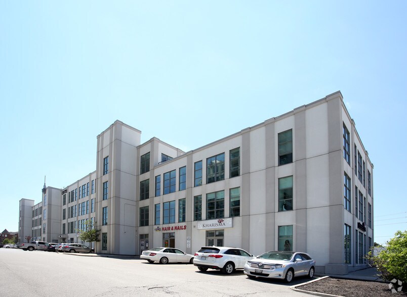 1585 Markham Rd, Toronto, ON à vendre - Photo principale - Image 1 de 1