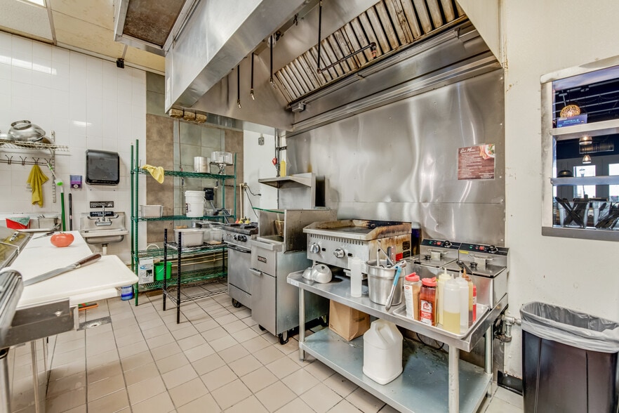 188 E Granada Blvd, Ormond Beach, FL for sale - Building Photo - Image 2 of 29