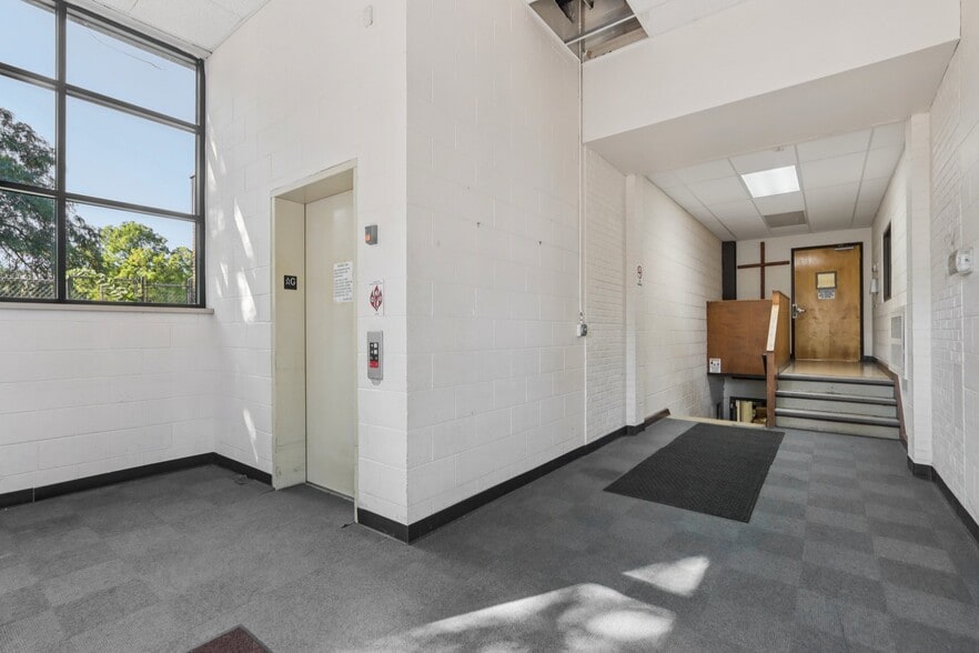 1645 N 25th St, Milwaukee, WI à vendre - Photo du bâtiment - Image 3 de 33