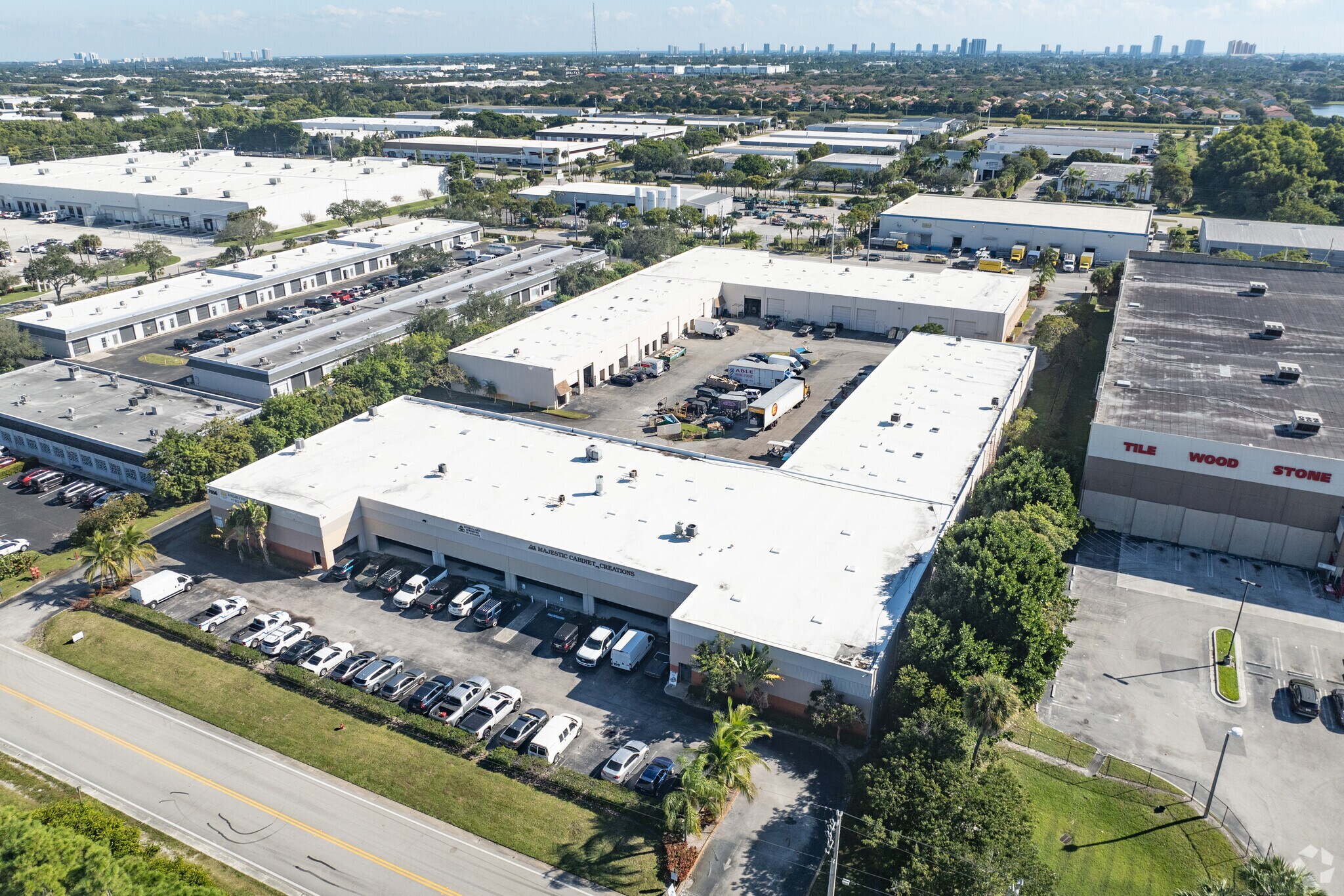 7656 Byron Dr, Riviera Beach, FL à louer Photo principale- Image 1 de 2