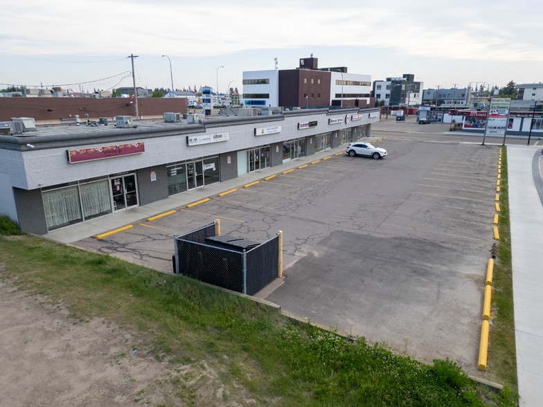 210 McLeod Ave, Spruce Grove, AB à vendre - Photo du bâtiment - Image 3 de 8