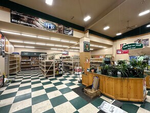 126 Dinsmore Dr, Fortuna, CA for lease Building Photo- Image 2 of 7