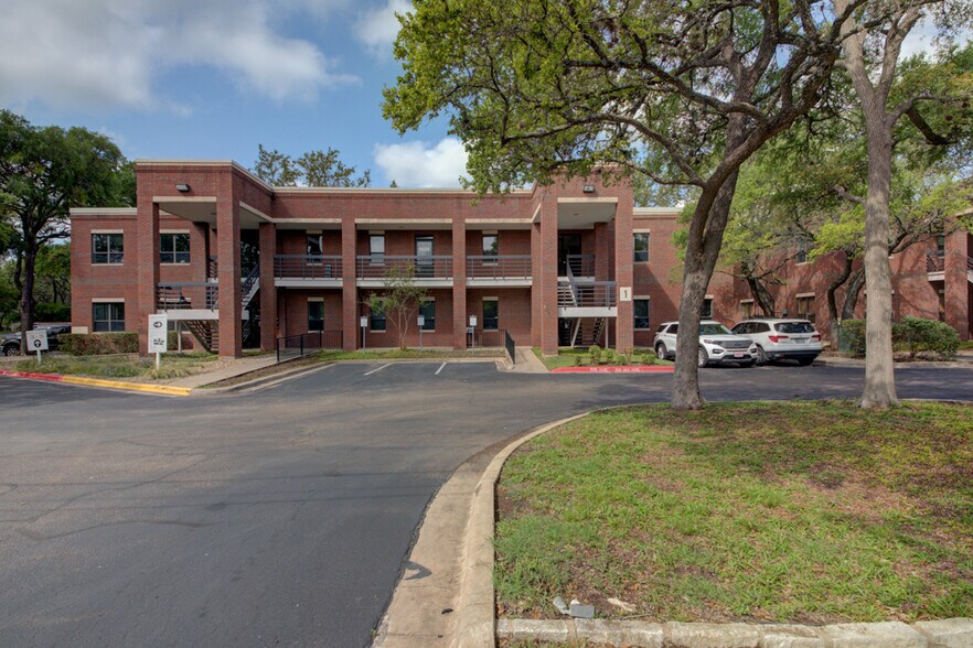 11824 Jollyville Rd, Austin, TX à louer - Photo du bâtiment - Image 1 de 9