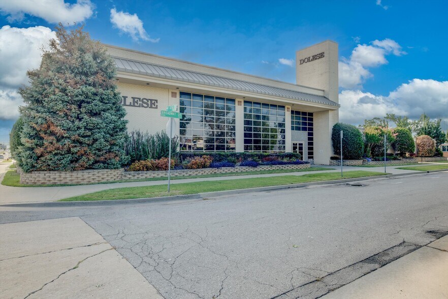 1324 N Broadway Dr, Oklahoma City, OK à vendre - Photo du bâtiment - Image 2 de 6