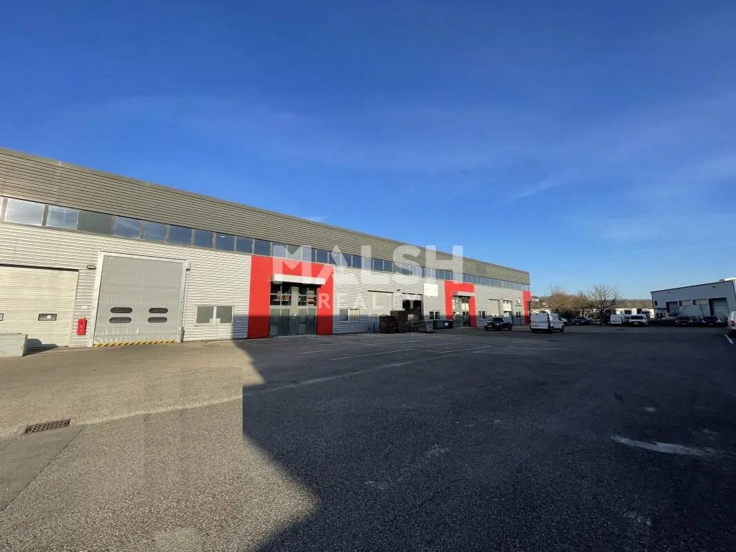 Flex in Dagneux for lease Building Photo- Image 1 of 6