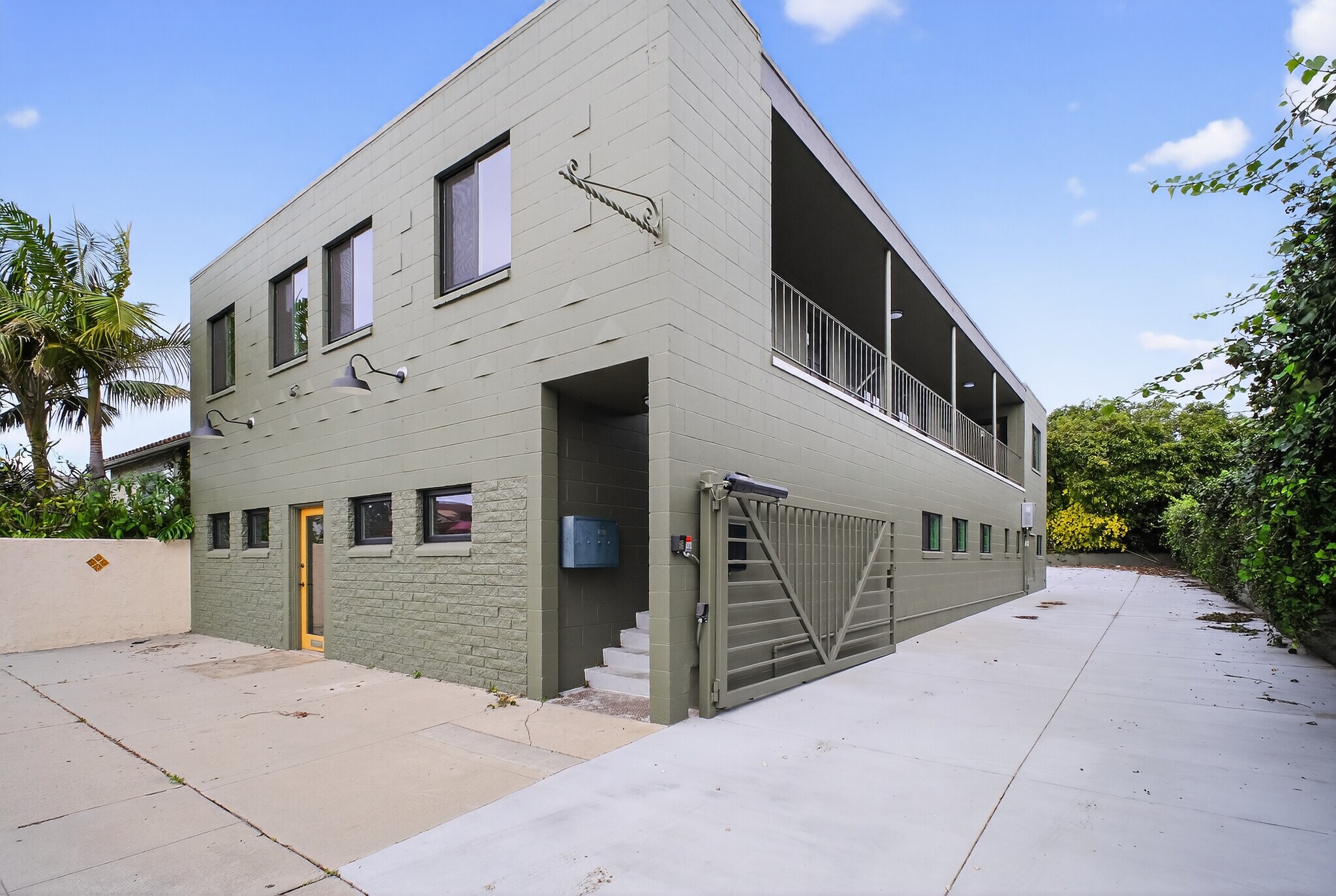 1725 E Thompson Blvd, Ventura, CA à louer Photo principale- Image 1 de 2