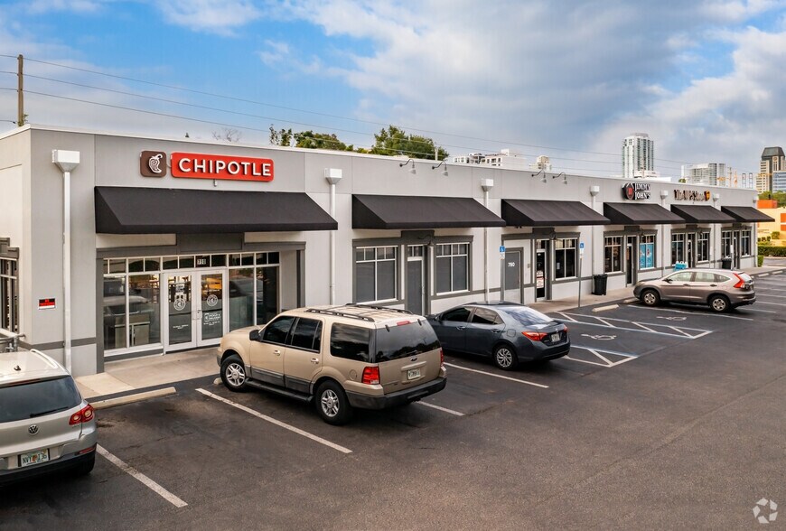 730-750 4th St N, Saint Petersburg, FL for lease - Building Photo - Image 3 of 6