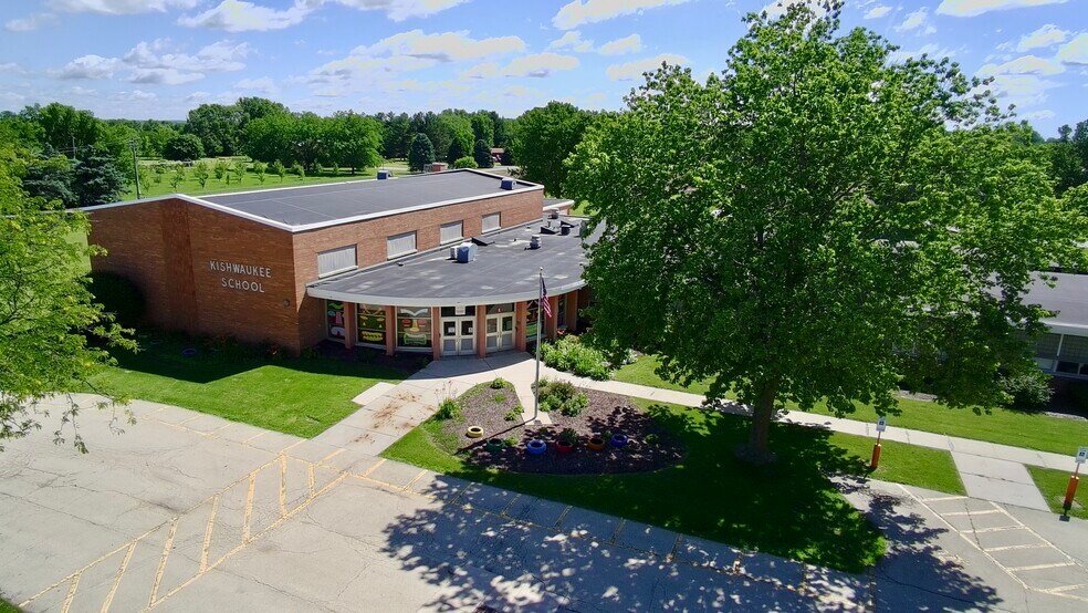7133 Garden Prairie Rd, Garden Prairie, IL à vendre - Photo du bâtiment - Image 3 de 14