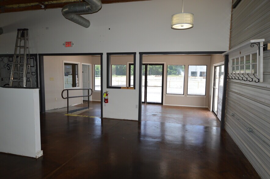 215 Shannon Rd E, Sulphur Springs, TX à vendre - Photo du bâtiment - Image 3 de 12