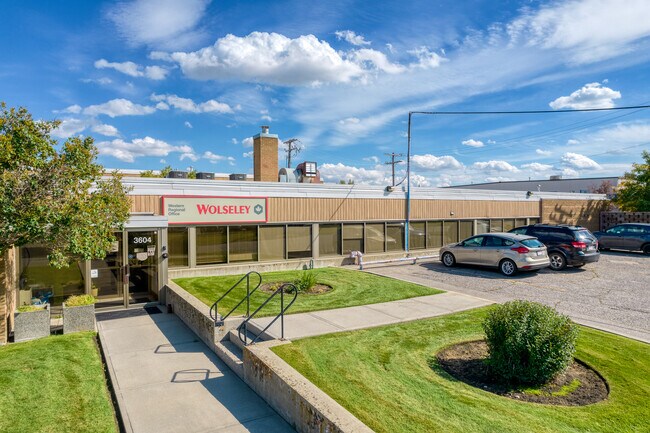 Plus de détails pour 905 34th Ave SE, Calgary, AB - Industriel à vendre