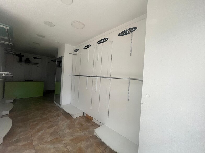 Retail in Cáceres, Cáceres for sale - Building Photo - Image 3 of 4