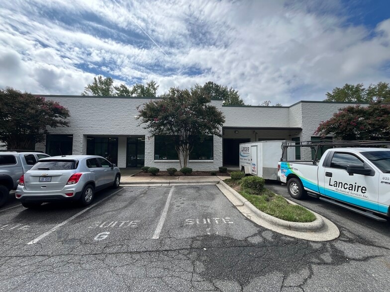 1705 Orr Industrial Ct, Charlotte, NC for lease - Building Photo - Image 3 of 32