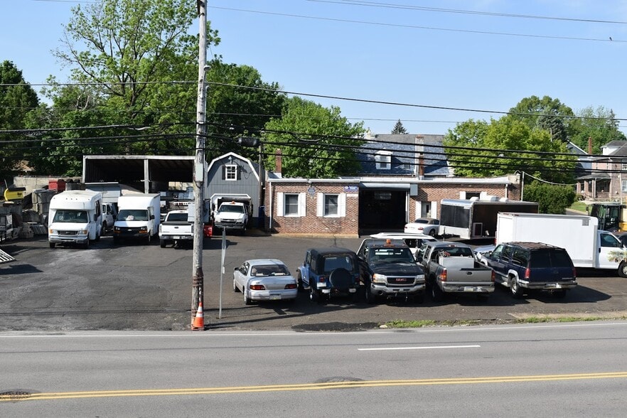 2430 Old Welsh Rd, Willow Grove, PA for sale - Building Photo - Image 2 of 5