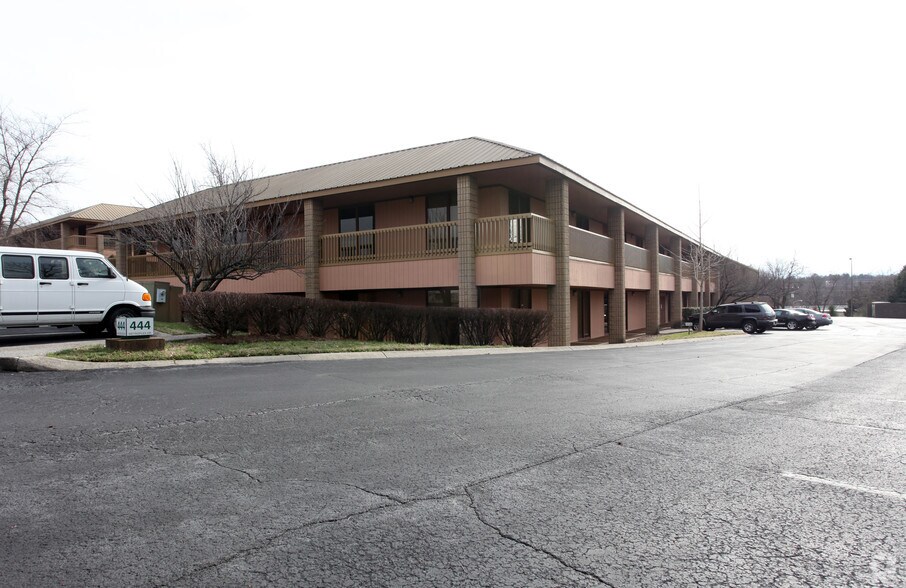 444 Metroplex Dr, Nashville, TN à vendre - Photo du bâtiment - Image 2 de 9