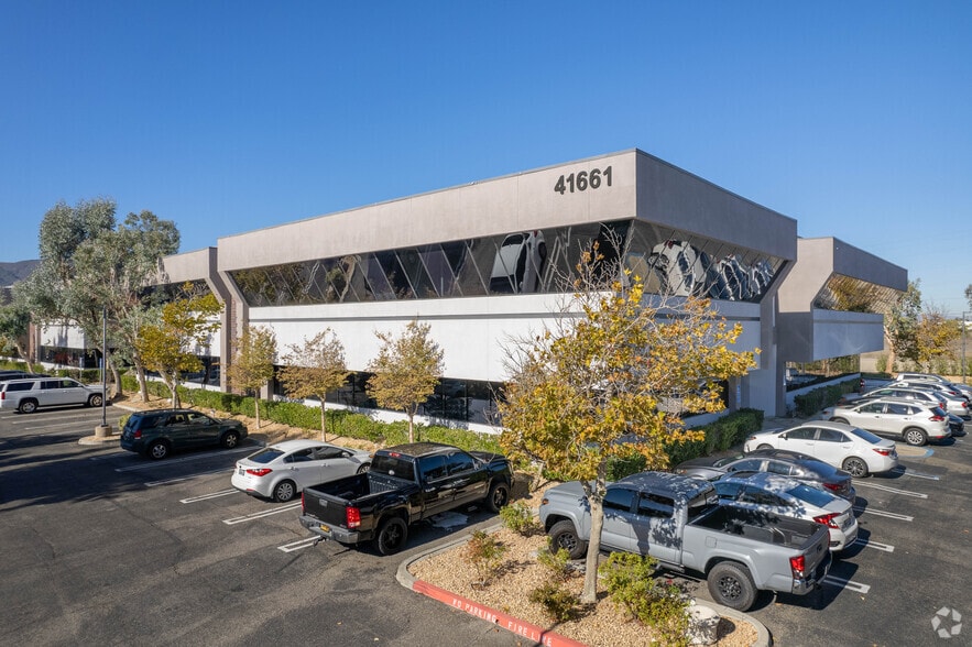 41715 Enterprise Cir N, Temecula, CA à louer - Photo du bâtiment - Image 3 de 17