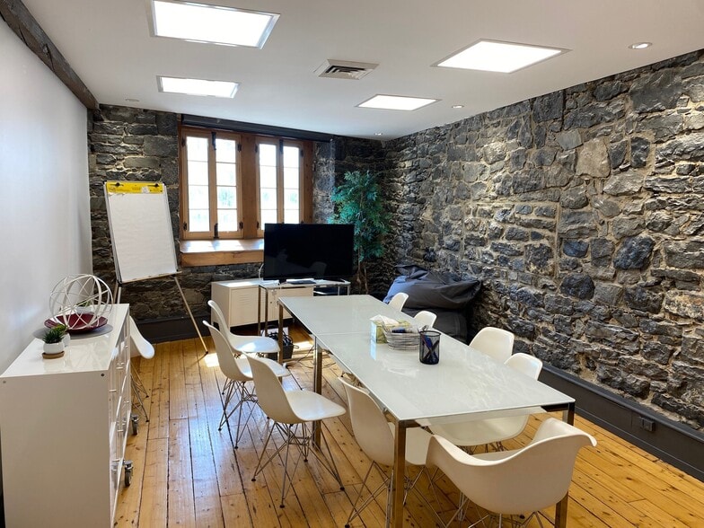 731-741 Rue De La Commune O, Montréal, QC for lease - Interior Photo - Image 3 of 10