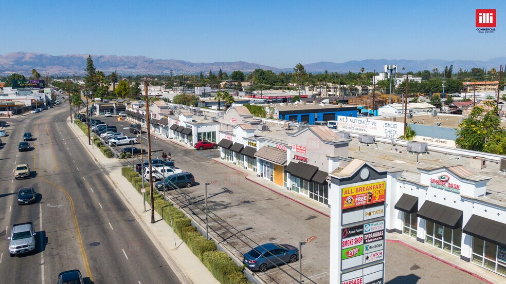 21355 Sherman Way, Canoga Park, CA à louer - Photo du bâtiment - Image 2 de 8