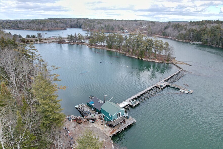 37 Knickerkane Rd, Boothbay, ME à vendre - Photo du bâtiment - Image 2 de 8