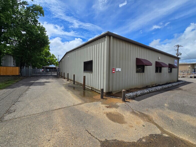 3351 Millbranch Rd, Memphis, TN for lease - Building Photo - Image 2 of 11