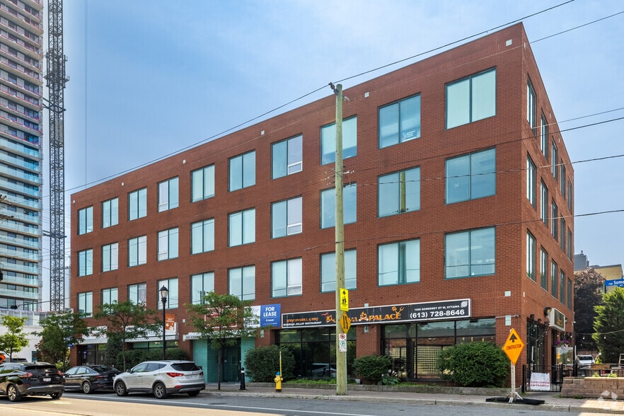 1066 Somerset St W, Ottawa, ON for lease - Primary Photo - Image 1 of 3