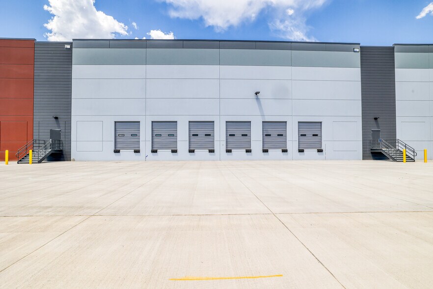 11829 Simms St, Broomfield, CO à louer - Photo du bâtiment - Image 3 de 6