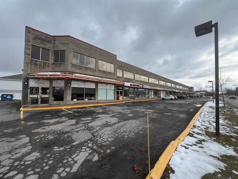 4170 Grande Allée, Longueuil, QC for lease - Building Photo - Image 3 of 14