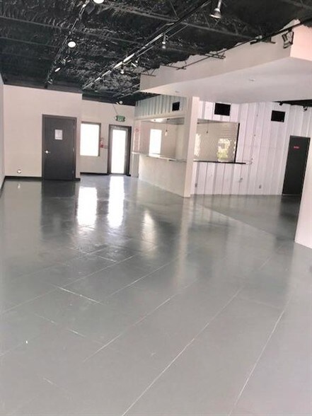 3556 N Ocean Blvd, Fort Lauderdale, FL à vendre - Photo intérieure - Image 3 de 5