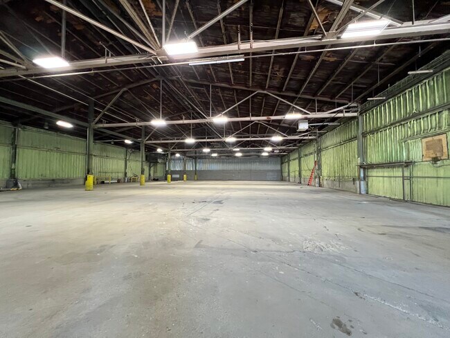 Plus de détails pour 2100 Manchester Tfwy, Kansas City, MO - Industriel à louer