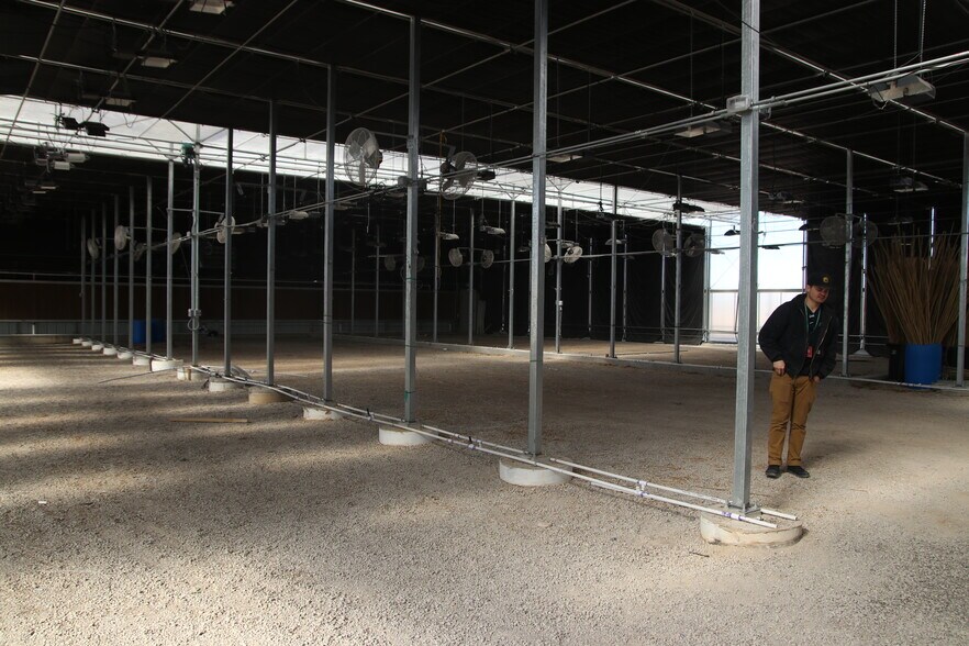 65 N Laser Dr, Pueblo, CO à vendre - Photo du bâtiment - Image 3 de 8