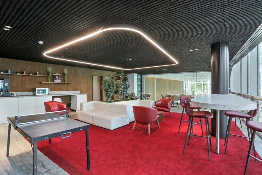 52 Quai De Dion Bouton, Puteaux for lease - Interior Photo - Image 3 of 10