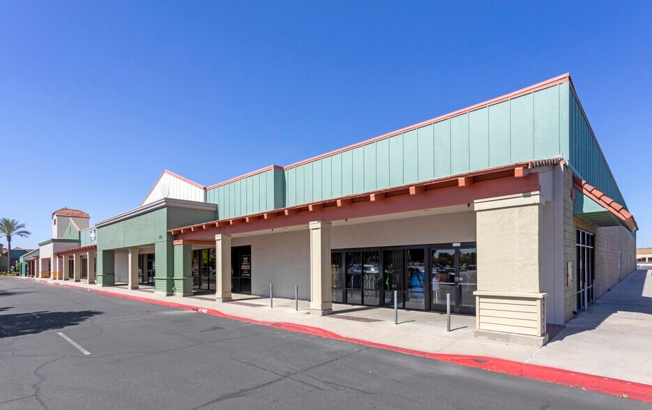 170 W Shaw Ave, Clovis, CA for lease - Building Photo - Image 1 of 14