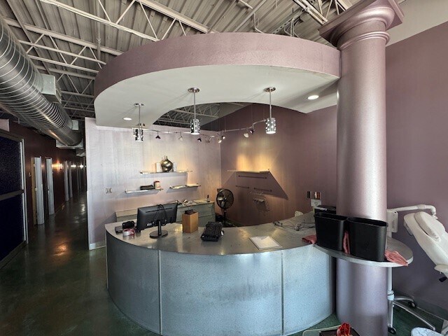 505 S Mattis Ave, Champaign, IL à louer - Photo du bâtiment - Image 2 de 4