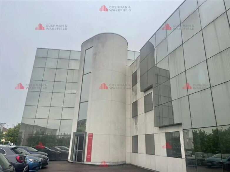 Office in Dijon for lease - Building Photo - Image 1 of 4