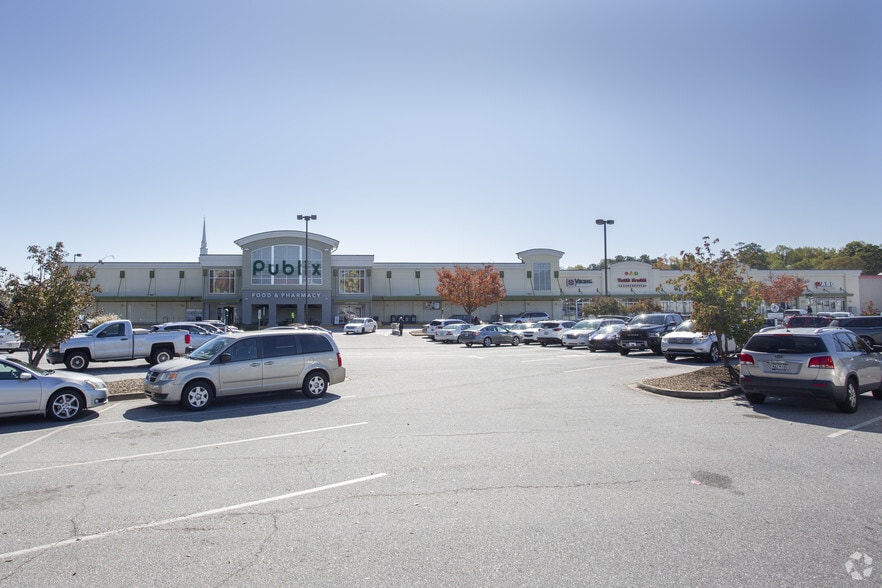 111-129 W Butler Rd, Mauldin, SC for lease - Primary Photo - Image 2 of 10