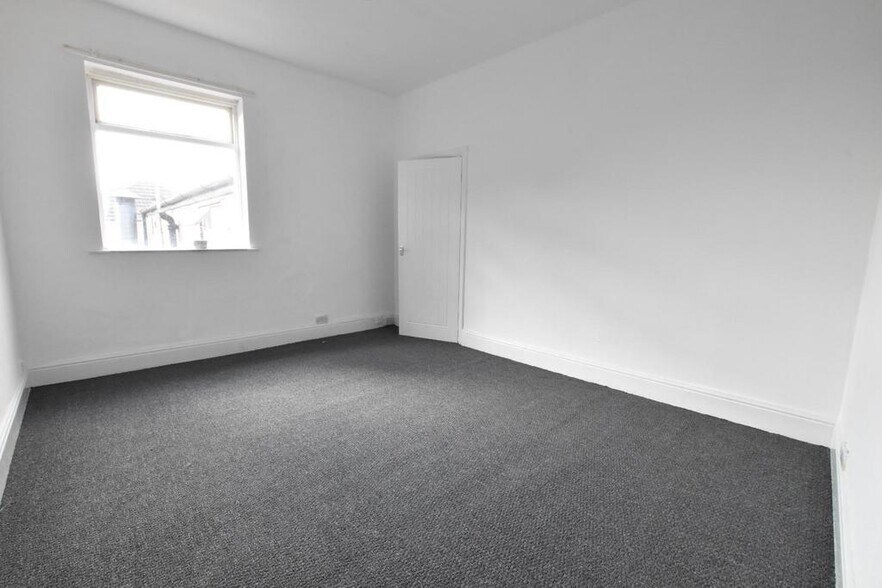 39 Doncaster Rd, Scunthorpe à vendre - Photo du bâtiment - Image 2 de 8