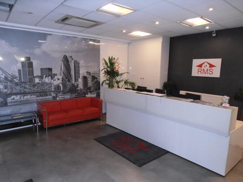 9-17 Eastern Rd, Romford for lease - Interior Photo - Image 3 of 5