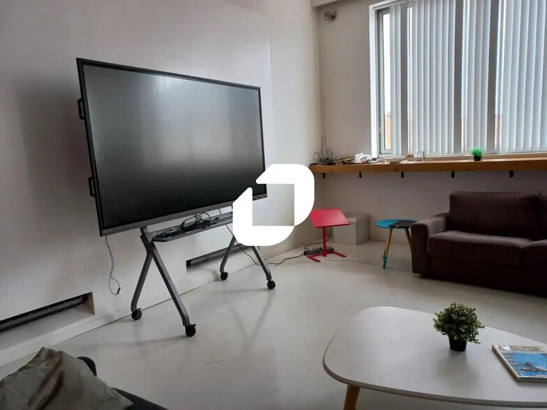 Office in Roubaix for lease - Interior Photo - Image 3 of 18