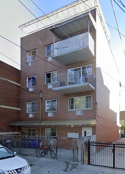 3413 109th St, Corona, NY à vendre - Photo principale - Image 1 de 1