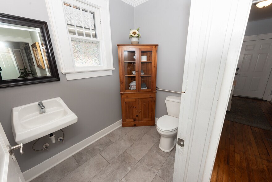 485 S Pine St, Spartanburg, SC à louer - Photo du bâtiment - Image 3 de 19