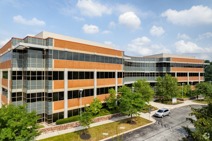 1000 Floral Vale Blvd, Yardley, PA for lease - Building Photo - Image 1 of 12