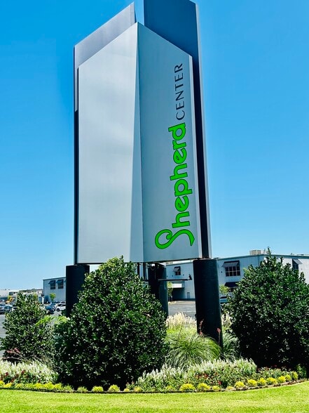 2401 NW 23rd St, Oklahoma City, OK for lease - Building Photo - Image 2 of 18