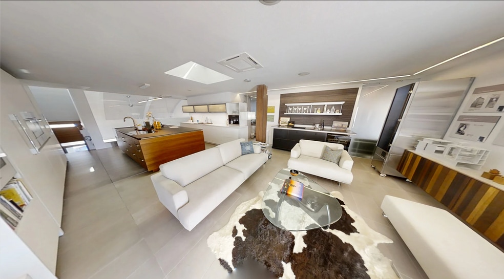 4242 N Craftsman Ct, Scottsdale, AZ for lease - Building Photo - Image 3 of 5