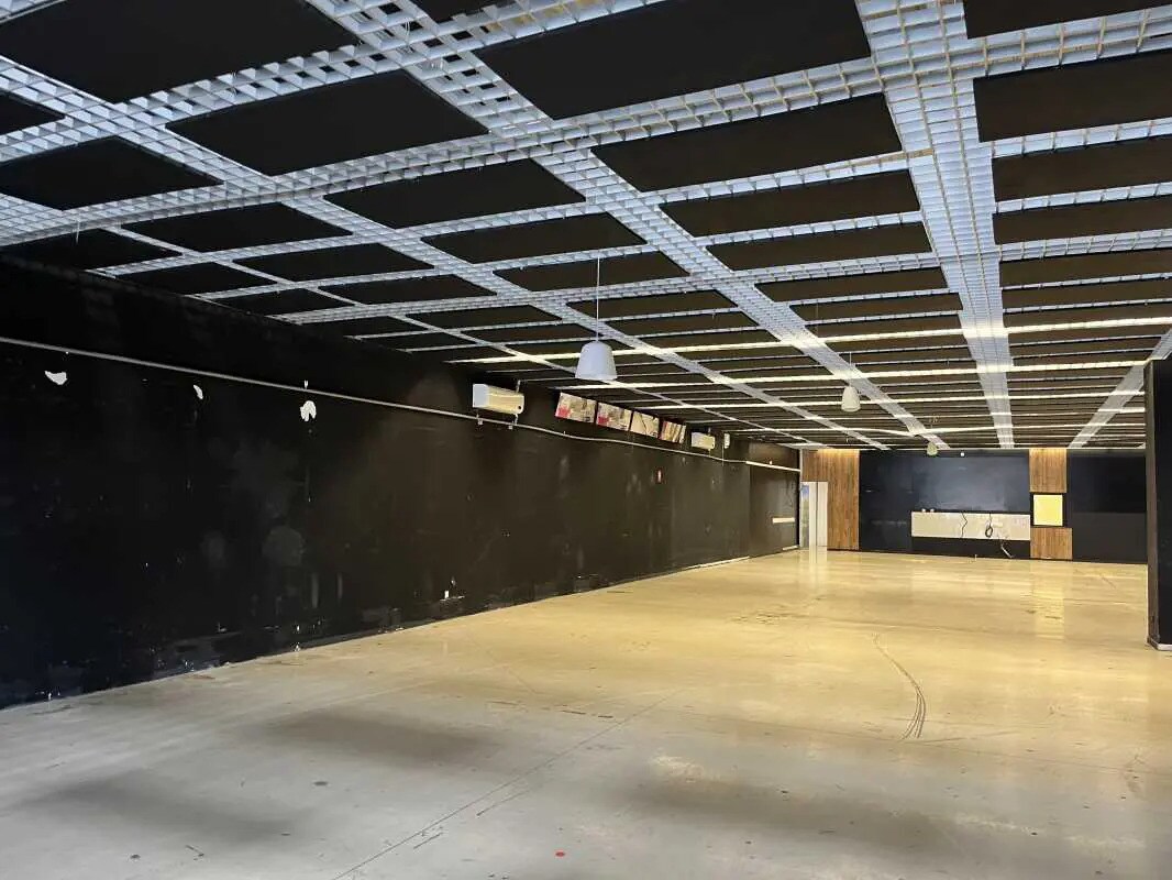 Retail in Nogent-sur-Oise for lease Interior Photo- Image 1 of 5