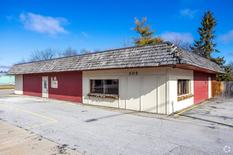 309 E 1st St, Grimes, IA à vendre - Photo principale - Image 1 de 1