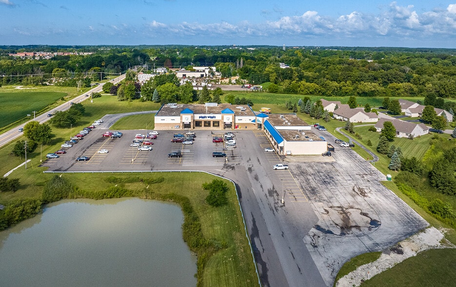 Essential Business Investment portefeuille de 4 propriétés à vendre sur LoopNet.ca - Photo du bâtiment - Image 3 de 15