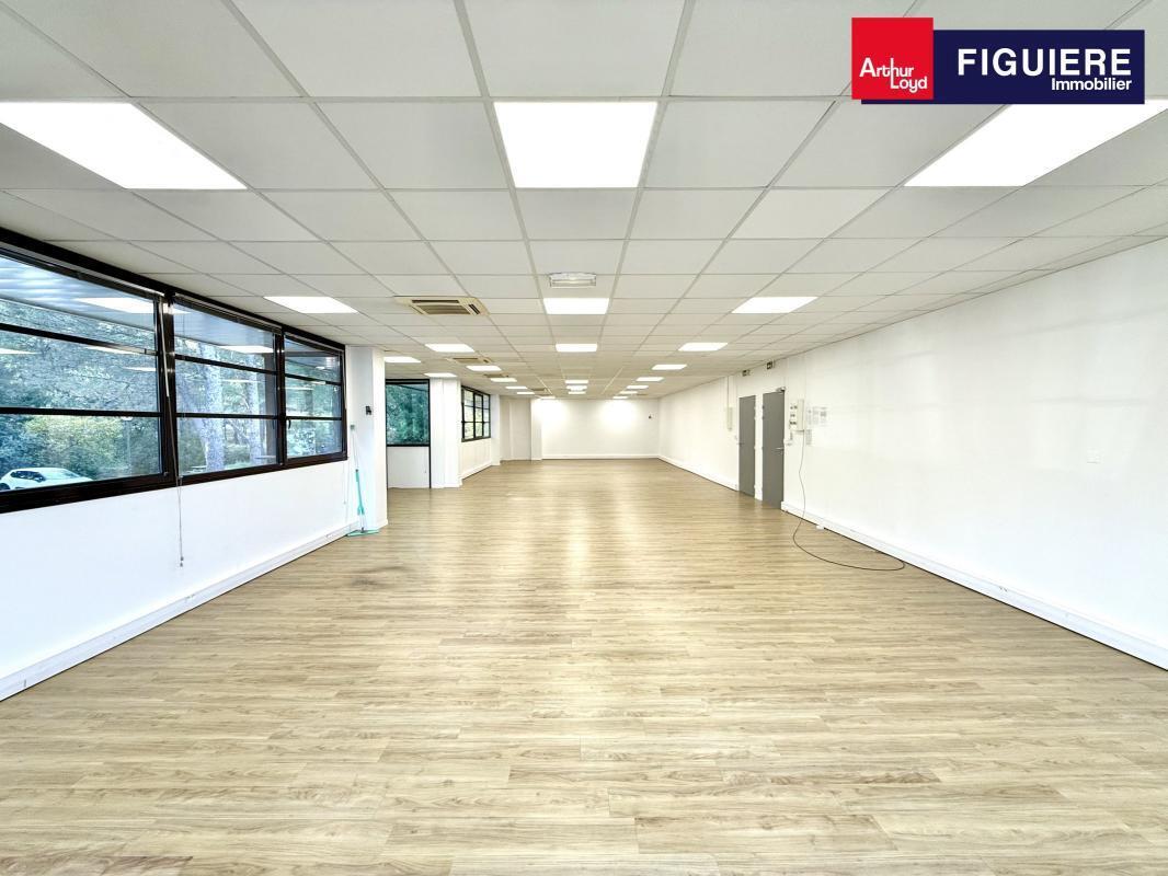 Office in Aix-en-Provence for lease Interior Photo- Image 1 of 99